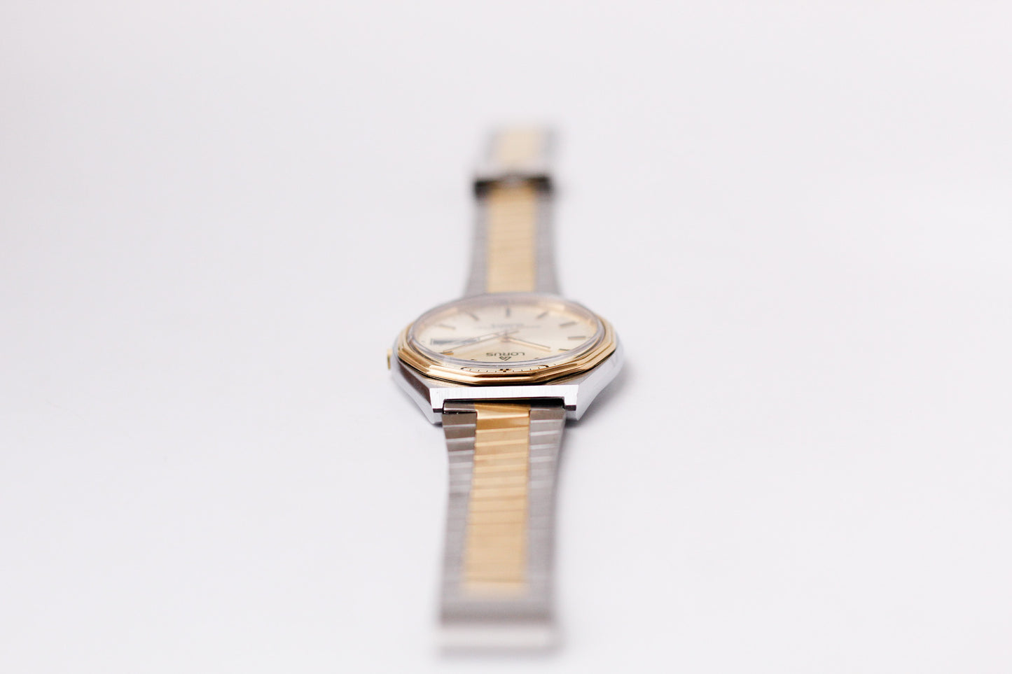 1990s Lorus Quartz Champagne Sunburst Dial Two Tone Case Men's Wrist-Watch