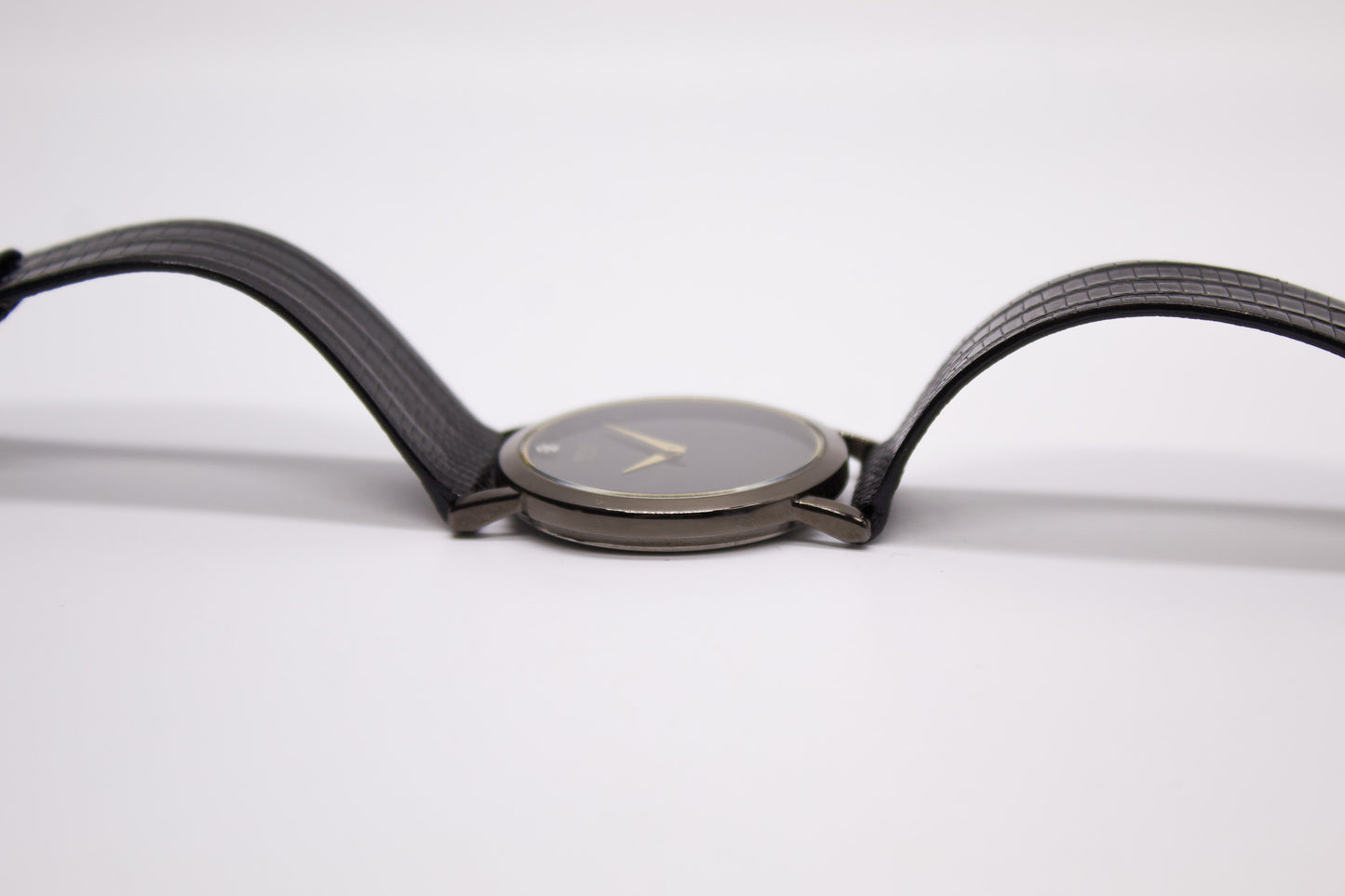 [New Old Stock] 1997 Seiko Quartz Inky Black Dial Men's Wrist-Watch Full-Set