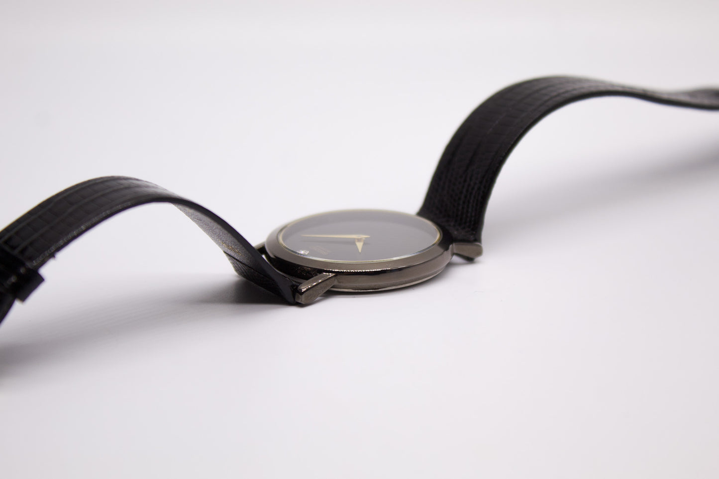 [New Old Stock] 1997 Seiko Quartz Inky Black Dial Men's Wrist-Watch Full-Set