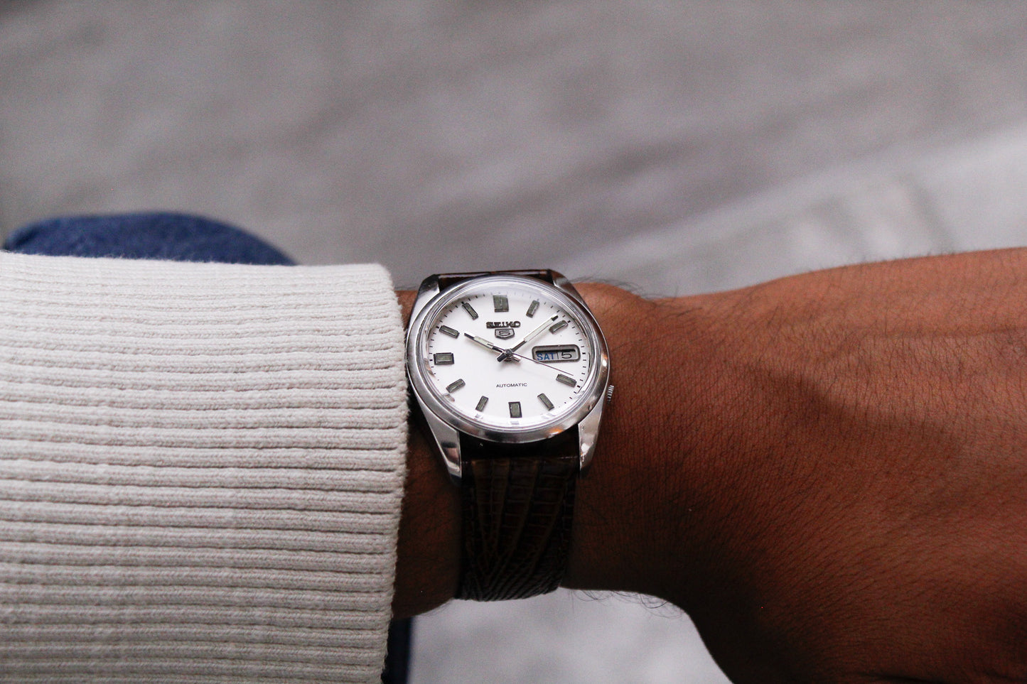 1981 Seiko 5 Automatic 'Baby Oyster Perpetual' Silver Sunburst Dial Men's Wrist-Watch