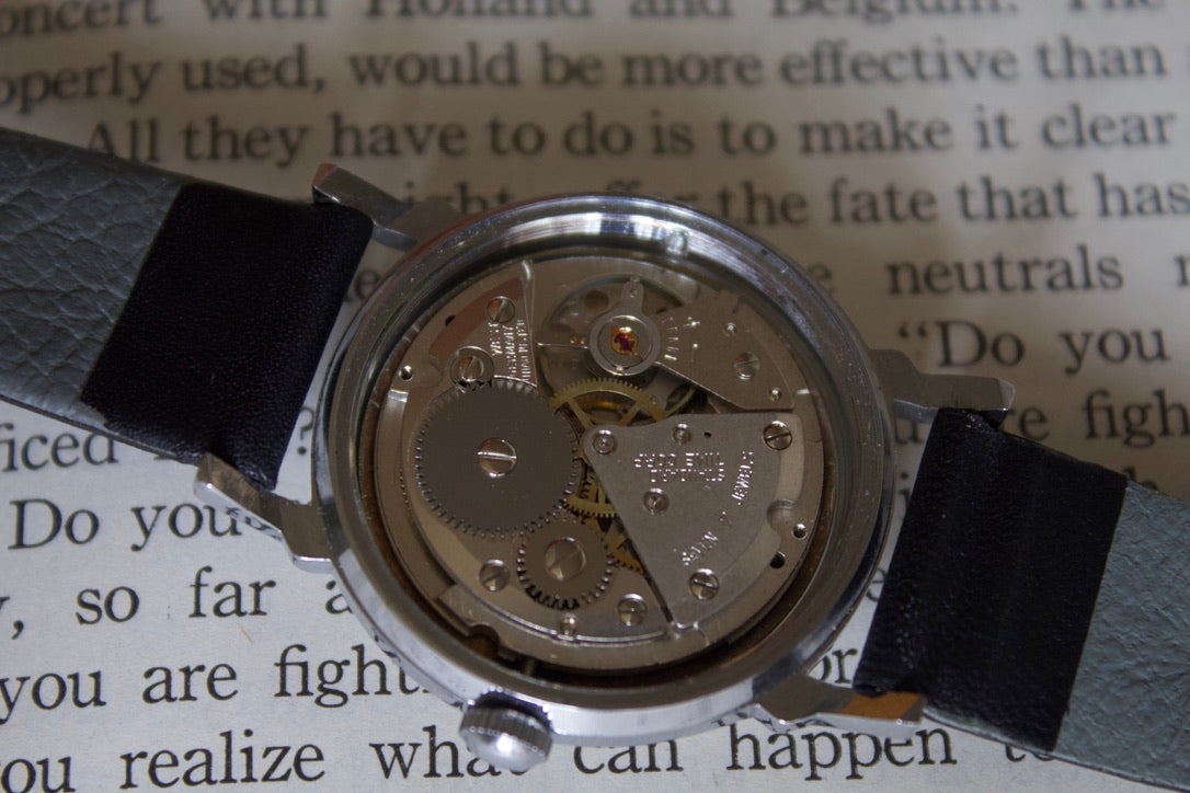 Vintage 1960s Men's Vantage Wristwatch (Pristine Condition)
