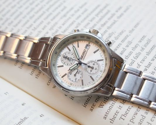 1990s Seiko Chronograph Silver Sunburst Men's Wrist-Watch