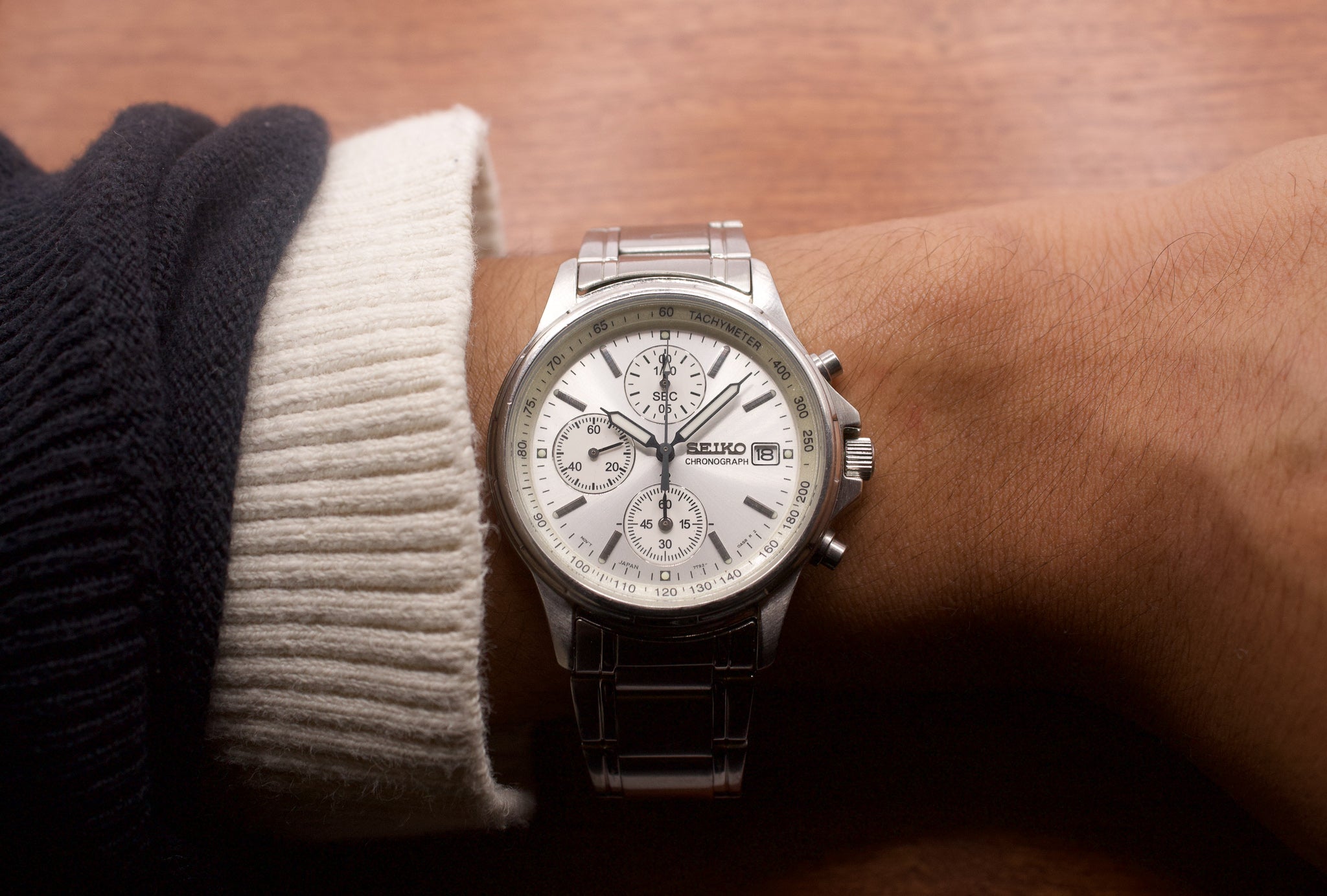 1990s Seiko Chronograph Silver Sunburst Men's Wrist-Watch