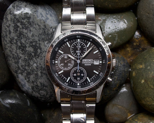 1990s Seiko Black-Sunburst Chronograph Men's Wrist-Watch